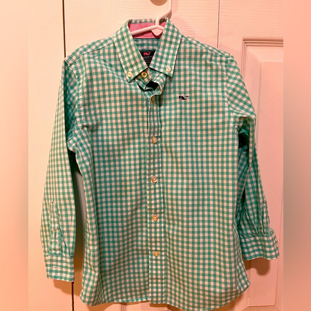 Vineyard Vines boys size 5 mint green button down.